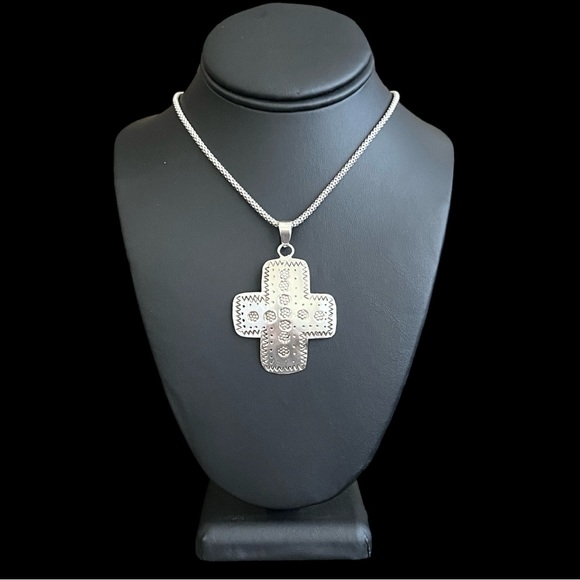 Vintage Taxco Mexico Large Sterling silver hand stamped cross pendant - Picture 3 of 10